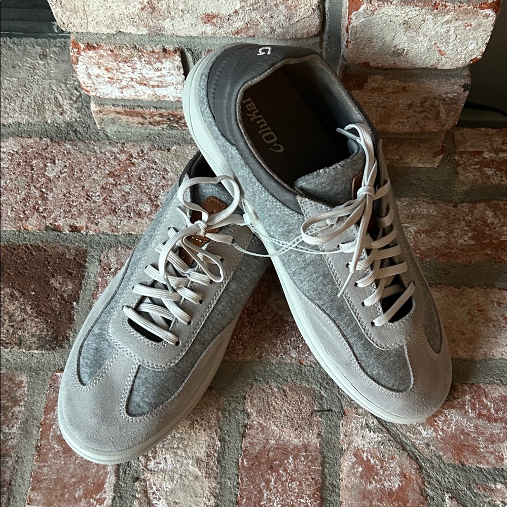 NWT OluKai Pūliki‎ Mens Size 11.5 Charcoal Suede Sneaker